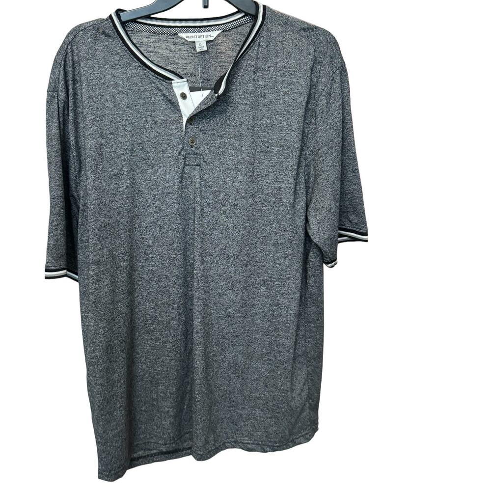 New ~ DISTORTION ~  Short Sleeved Henley Neck T-Shirt Size XL